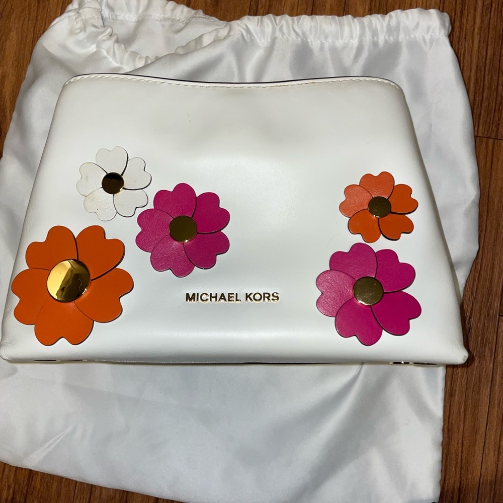 Micheal Kors purse